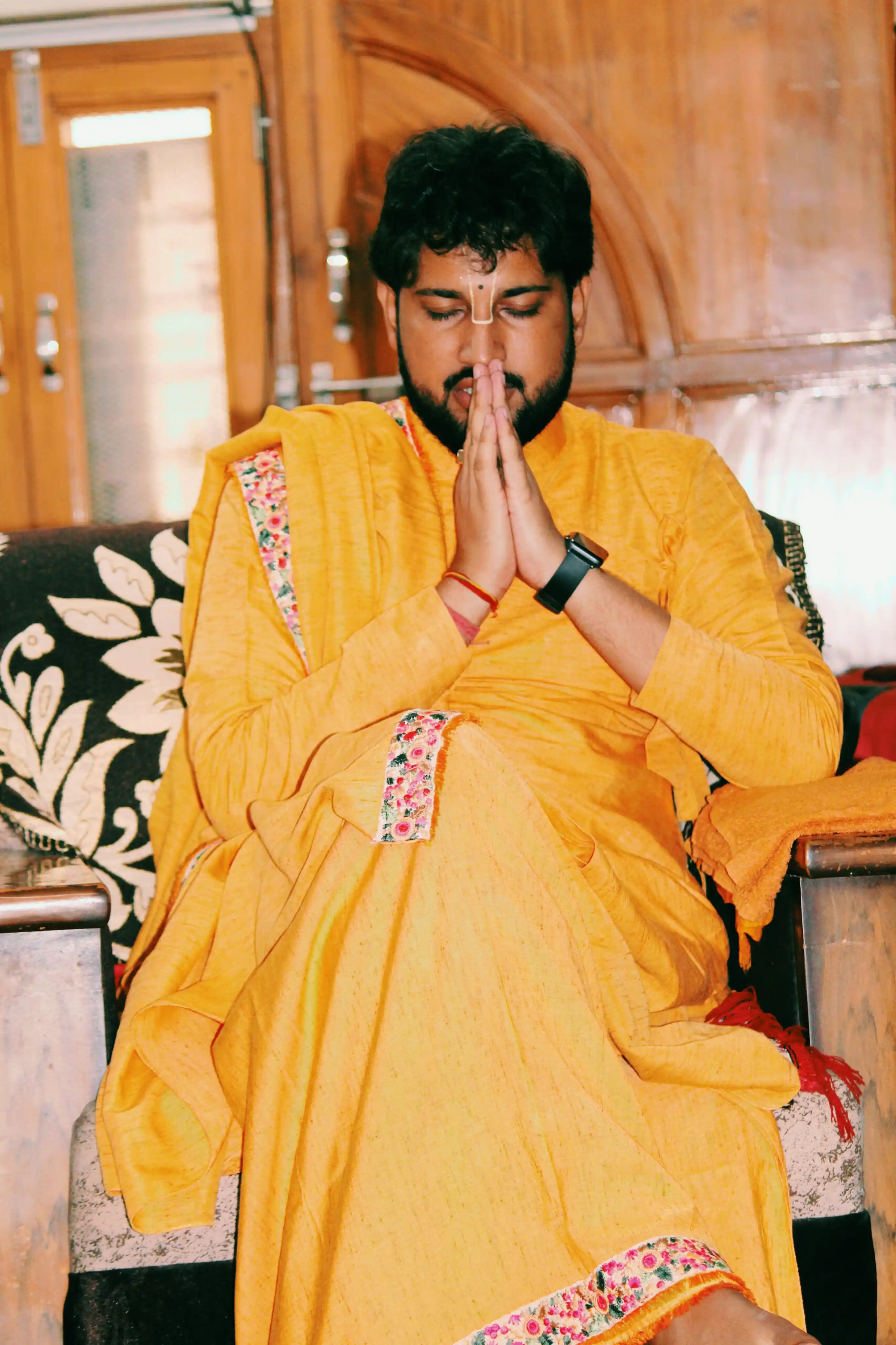 Sacred Glimpses of Guru Ji - Photo 5